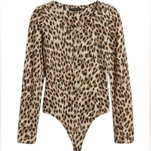 Banana republic henley bodysuit in tan/animal print